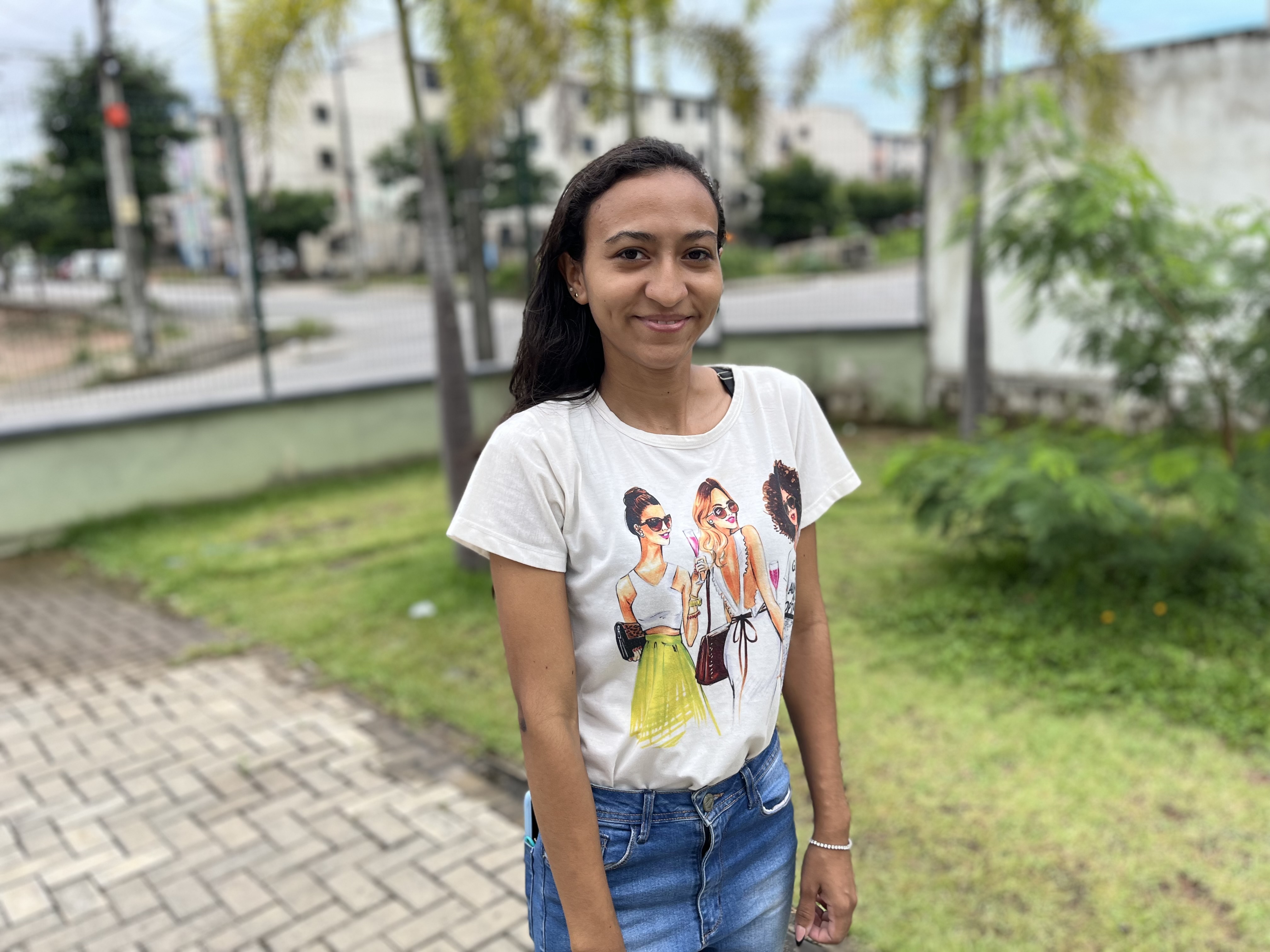 Glauciele da Silva posa para a foto